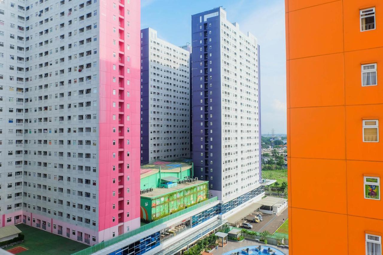 Apartemen Warm And Cozy 2br Pramuka Near Mall By Travelio *